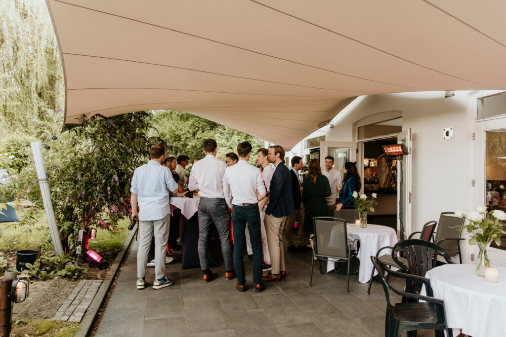 sfeervolle_overkapping_van_textiel - Manta Roofs sfeervolle-overkapping-doek-restaurant