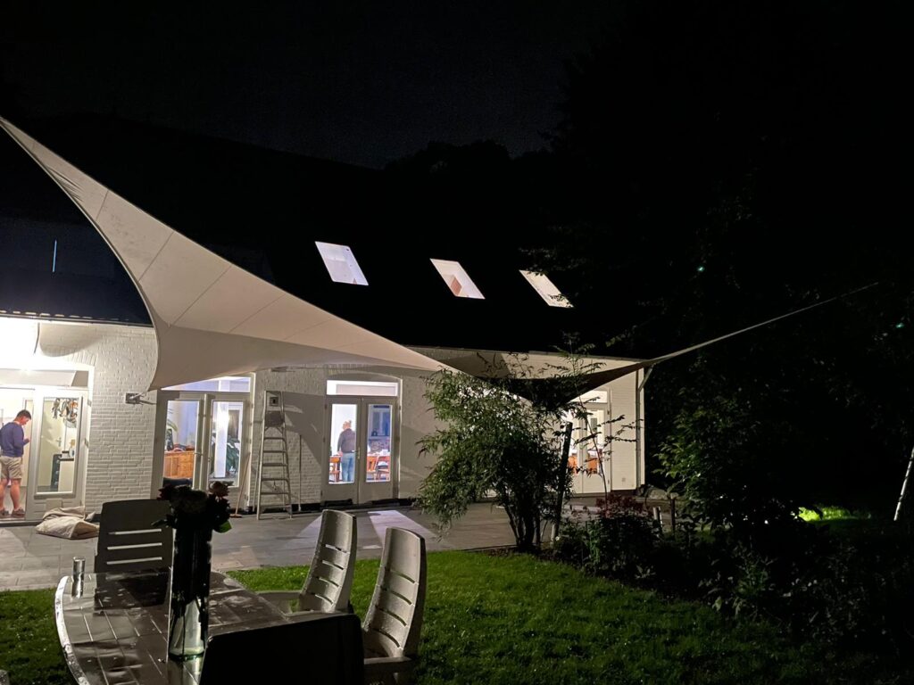 Zeiloverkapping-op-maat-stormvast-verwijderbaar-manta-roofs - Manta Roofs Zeiloverkapping-op-maat-stormvast-verwijderbaar-manta-roofs