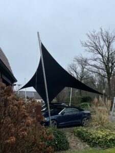 stormvast-zeildoek-ter-bescherming-van-auto stormvast-zeildoek-ter-bescherming-van-auto