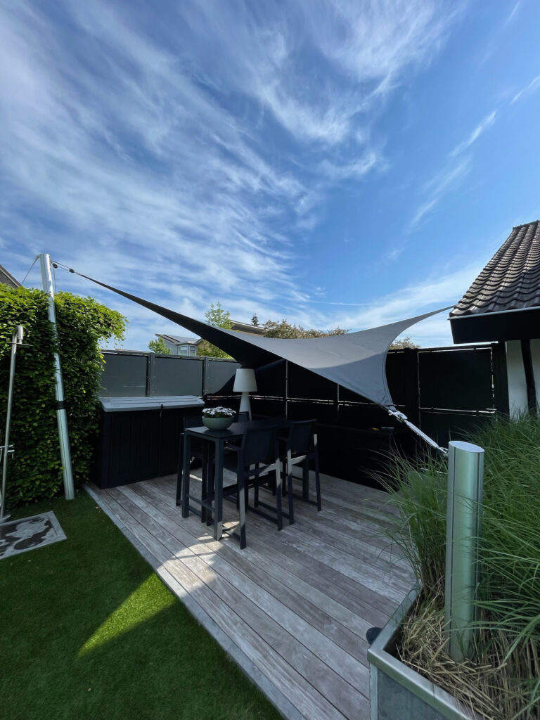 Stormvast-zeildoek-schaduwdoek-op-maat-manta-roofs - Manta Roofs Stormvast-zeildoek-schaduwdoek-op-maat-manta-roofs