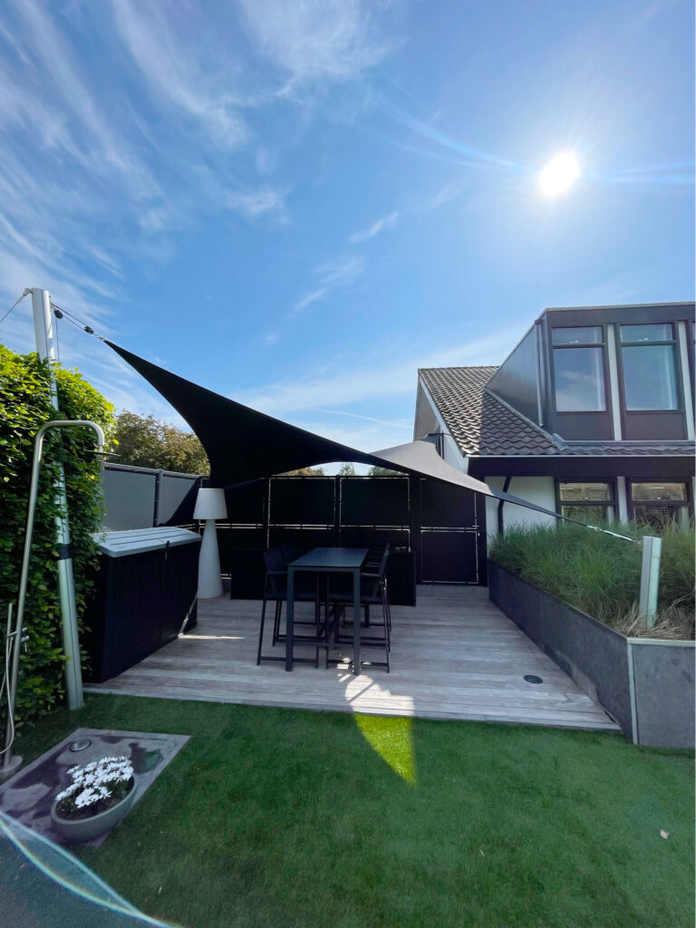 Zeildoek-terras-Druten-stormvast-verwijderbaar-mantaroofs-vergunningsvrij-overkappen - Manta Roofs Zeildoek-terras-Druten-stormvast-verwijderbaar-mantaroofs-vergunningsvrij-overkappen