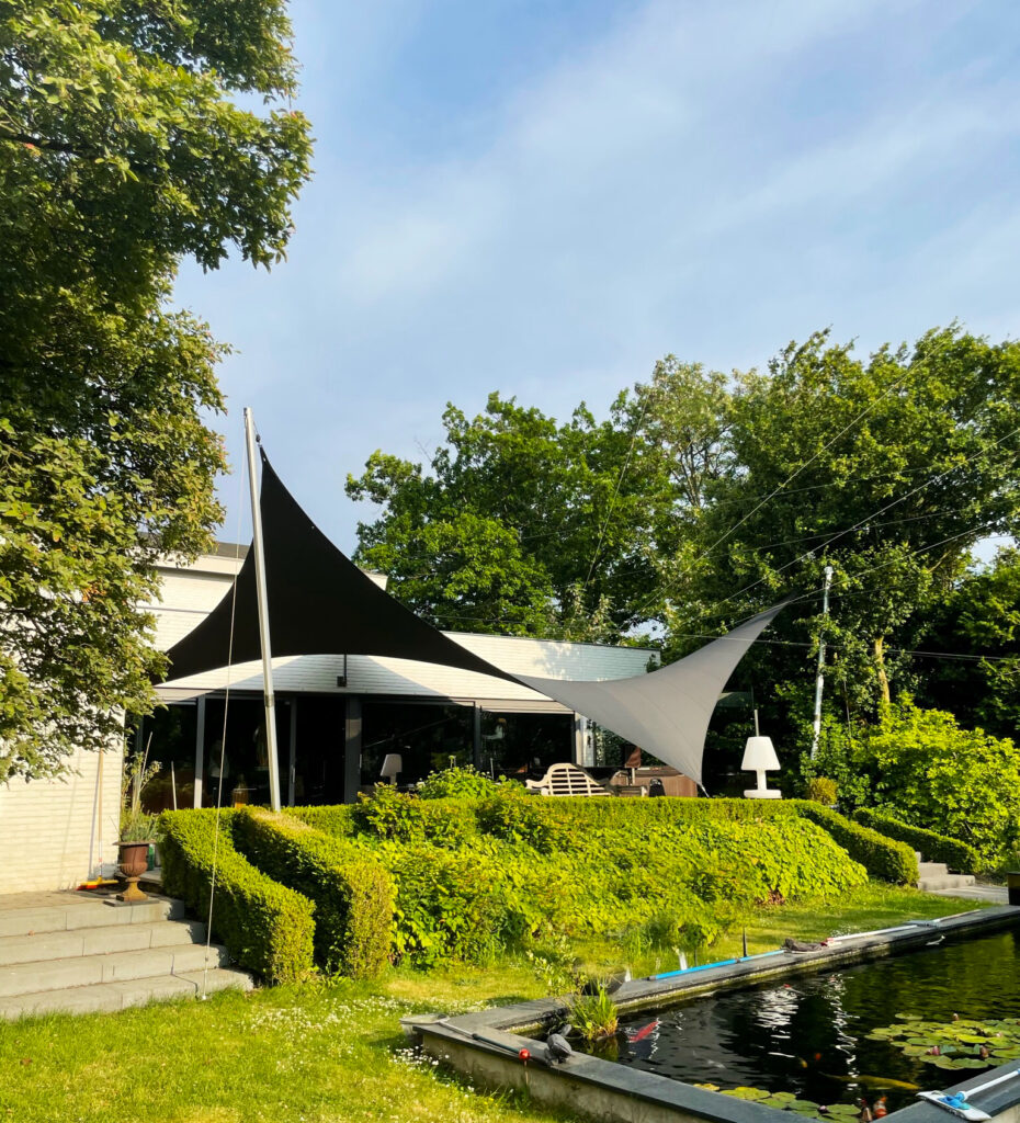 Zeildoek-stormvast-overkapping-zeiloverkapping-op-maat-waterdicht - Manta Roofs Zeildoek-stormvast-overkapping-zeiloverkapping-op-maat-waterdicht