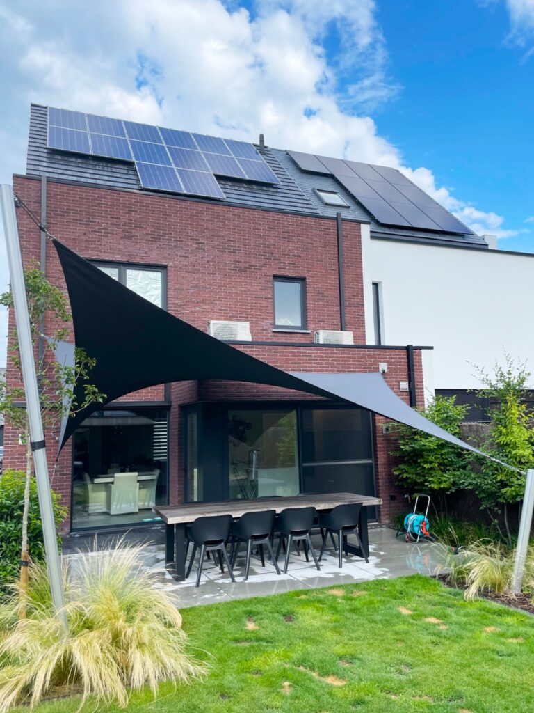 Luxe-tentdoek-overkapping-van-textiel-belgie-stormvast - Manta Roofs Luxe-tentdoek-overkapping-van-textiel-belgie-stormvast