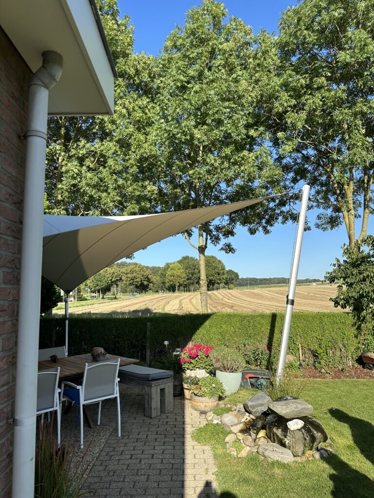 Stormvast-terras-overkapping-maatwerk-aan-huis - Manta Roofs Stormvast-terras-overkapping-maatwerk-aan-huis