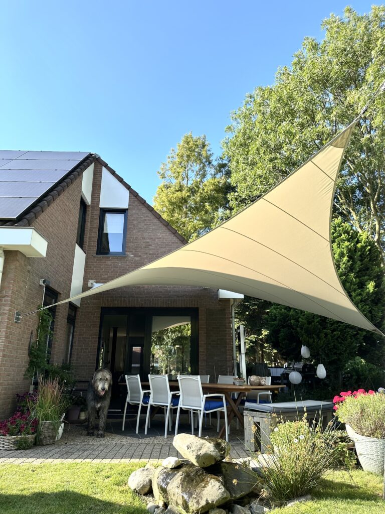 Terrasoverkapping-doek-maatwerk-limburg - Manta Roofs Terrasoverkapping-doek-maatwerk-limburg