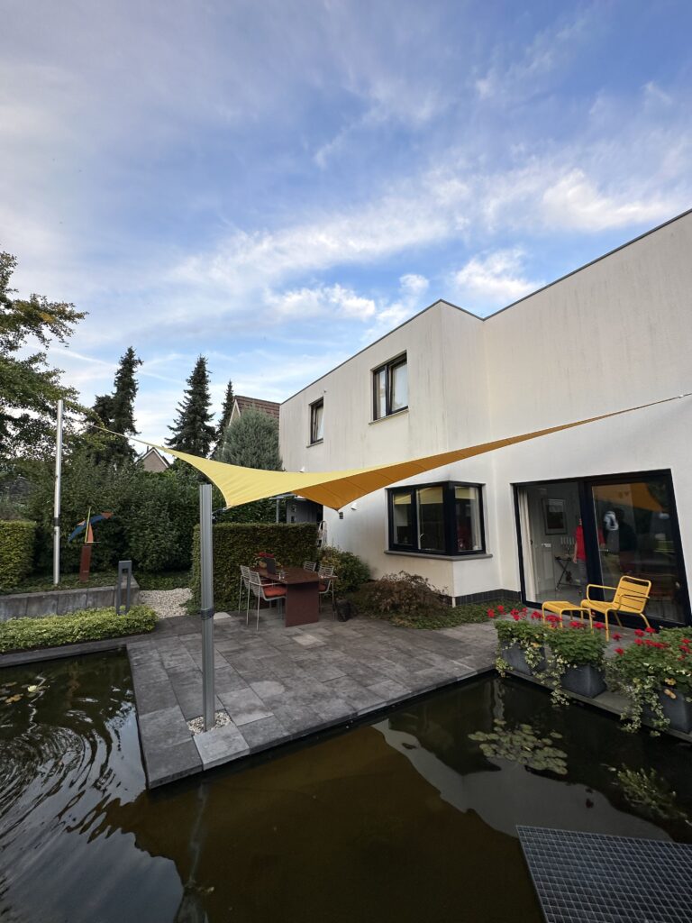 Zonnedoek-stormvast-limburg - Manta Roofs Zonnedoek-stormvast-limburg