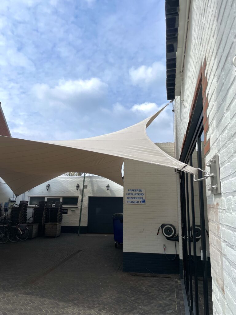 Horeca-inspiratie-terras-overkappen - Manta Roofs Horeca-inspiratie-terras-overkappen