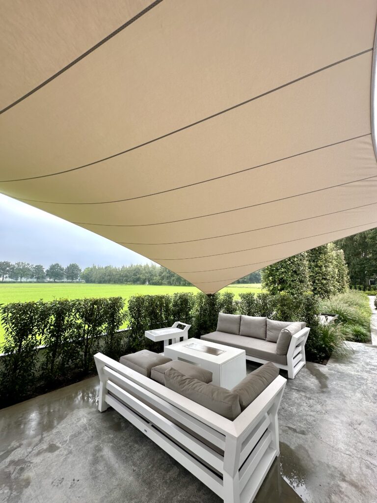 Is-een-schaduwdoek-waterdicht - Manta Roofs Is-een-schaduwdoek-waterdicht