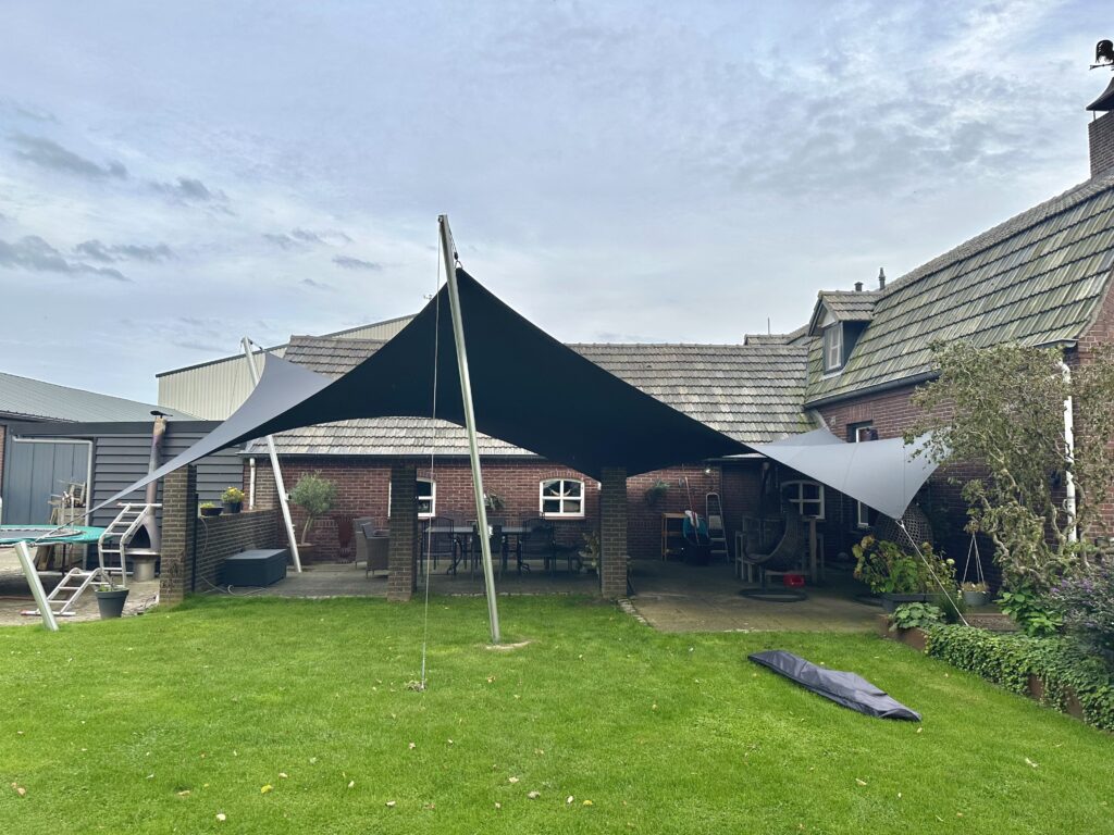 Professioneel schaduwdoek-laten-plaatsen - Manta Roofs Professioneel schaduwdoek-laten-plaatsen