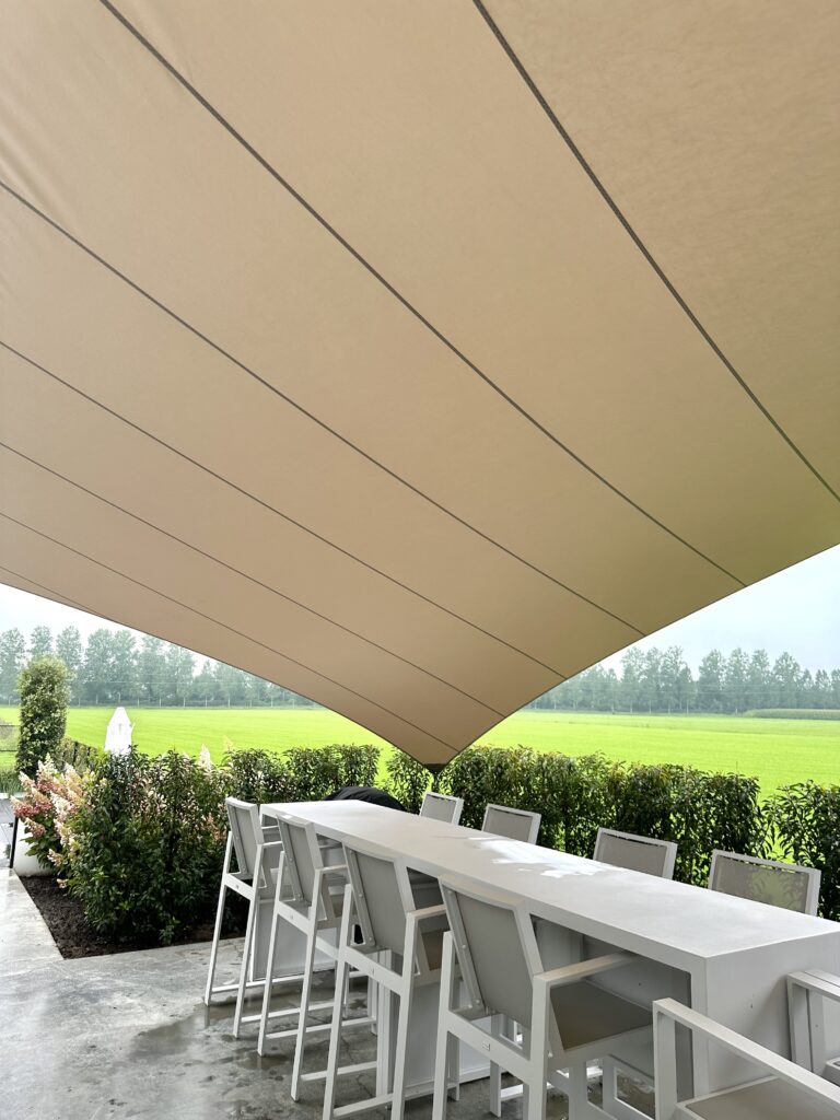 Schaduwdoek-op-maat-verwijderbaar-stormvast - Manta Roofs Schaduwdoek-op-maat-verwijderbaar-stormvast