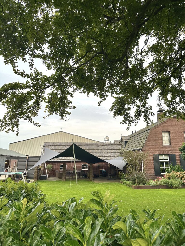 Schaduwdoek-overkapping-stormvast-zonwerend-inspiratie - Manta Roofs Schaduwdoek-overkapping-stormvast-zonwerend-inspiratie