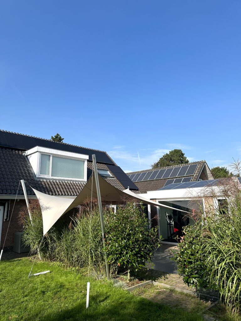 Spanzeil-op-maat-aan-huis-bevestigd - Manta Roofs Spanzeil-op-maat-aan-huis-bevestigd