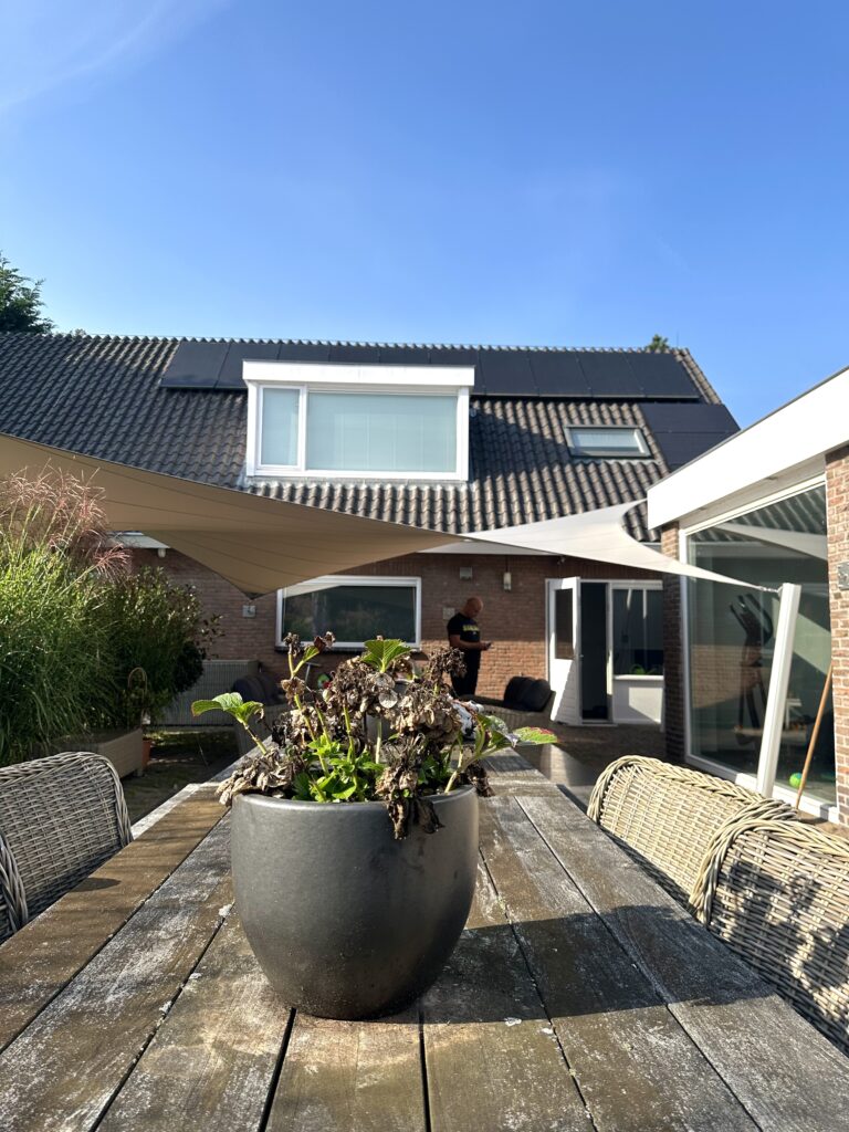 Spanzeil-op-maat-stormvast-verwijderbaar-lichtdoorlatend - Manta Roofs Spanzeil-op-maat-stormvast-verwijderbaar-lichtdoorlatend