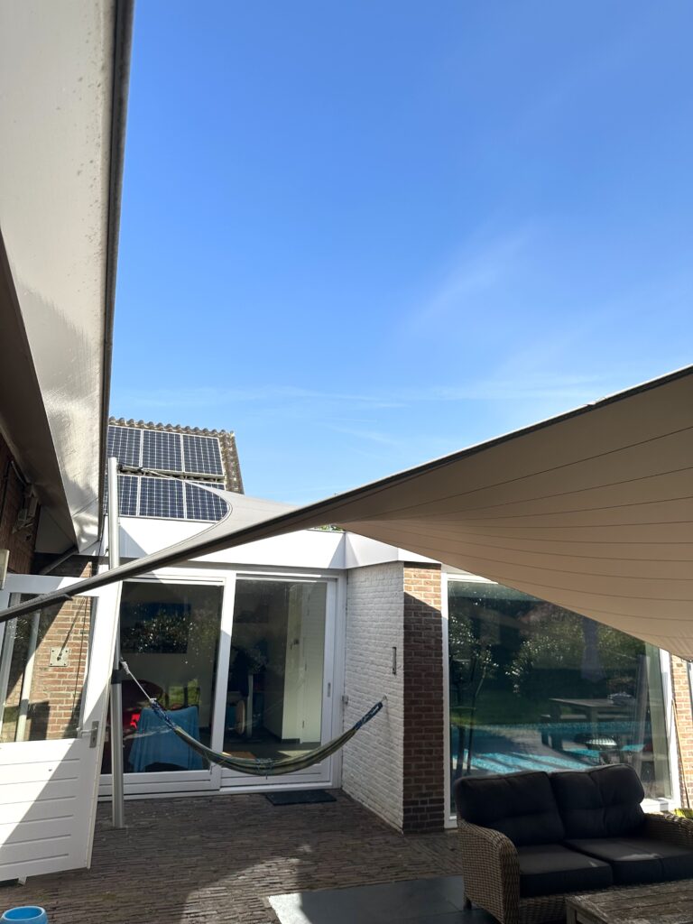 Stormvast-spanzeil-op-maat - Manta Roofs Stormvast-spanzeil-op-maat