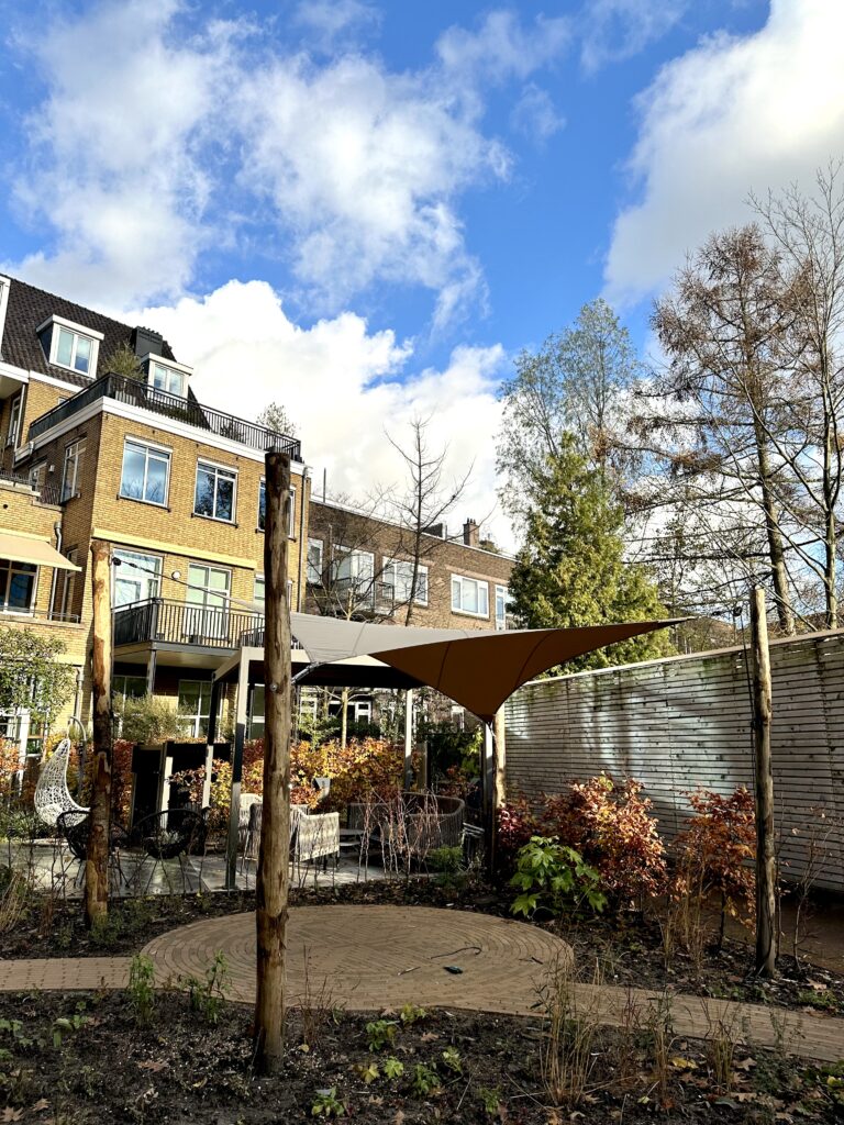 Zonnedoek-houten-palen - Manta Roofs Zonnedoek-houten-palen