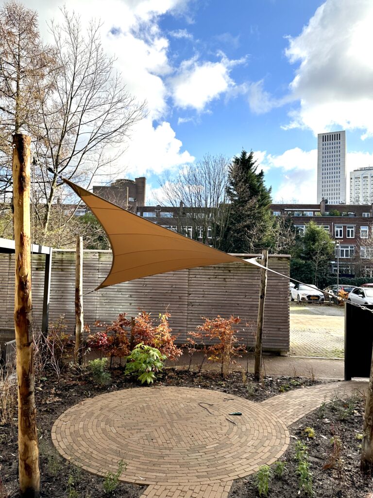 Zonnedoek-op-maat-laten-plaatsen-zuid-holland - Manta Roofs Zonnedoek-op-maat-laten-plaatsen-zuid-holland