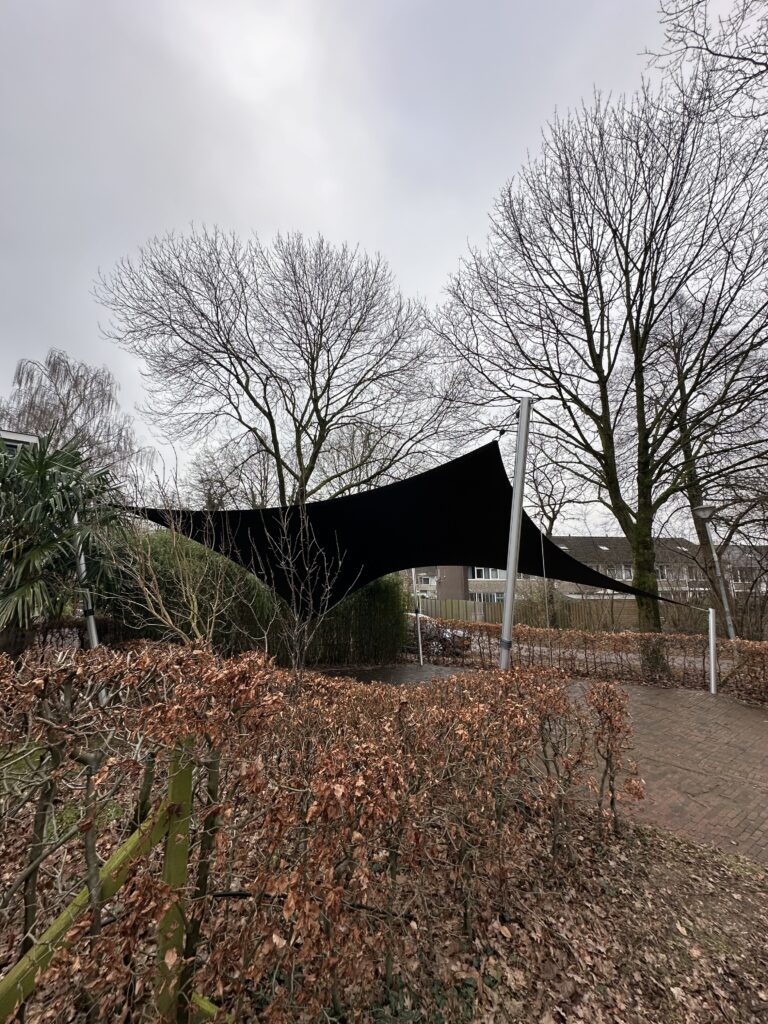 Luxe-tarp-als-carport-geplaatst - Manta Roofs Luxe-tarp-als-carport-geplaatst