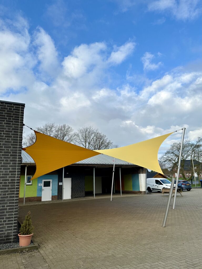 Schaduwdoek-op-maat-scholen - Manta Roofs Schaduwdoek-op-maat-scholen