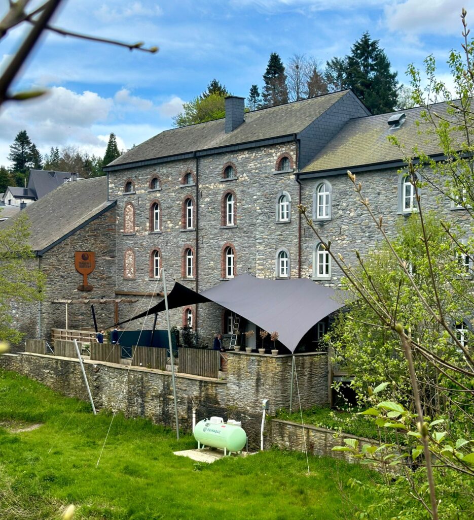 Luxe-restaurant-overkapping-van-zeildoek - Manta Roofs Luxe-restaurant-overkapping-van-zeildoek