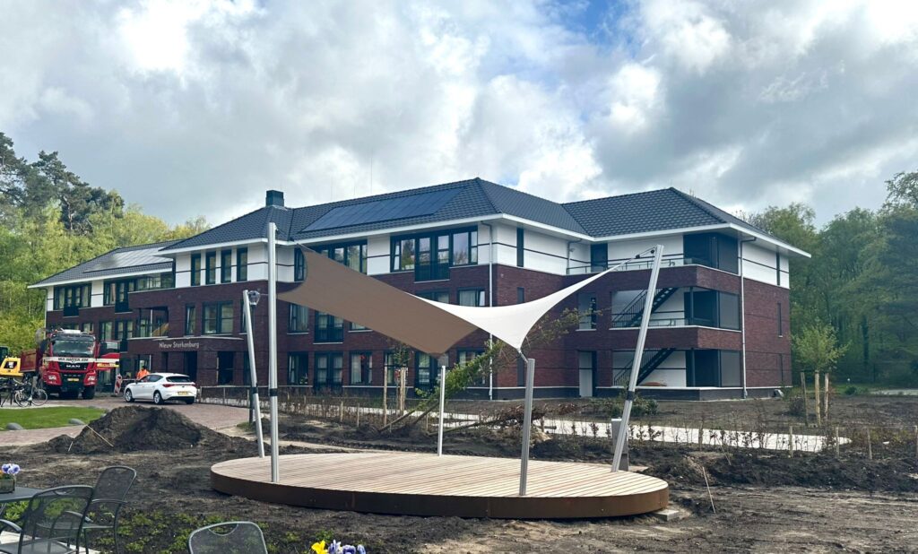 Podium-overkapping-zeildoek-waterdicht-lichtdoorlatend - Manta Roofs Podium-overkapping-zeildoek-waterdicht-lichtdoorlatend